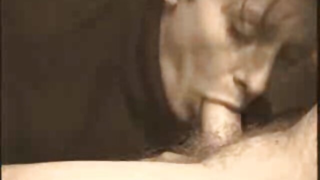Kendra Lynn, az elkényeztetett családi sex videó nimfó, élvezi a párás FFM hármast